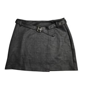 French Kiss Black Plaid Wrap Skirt Size: L